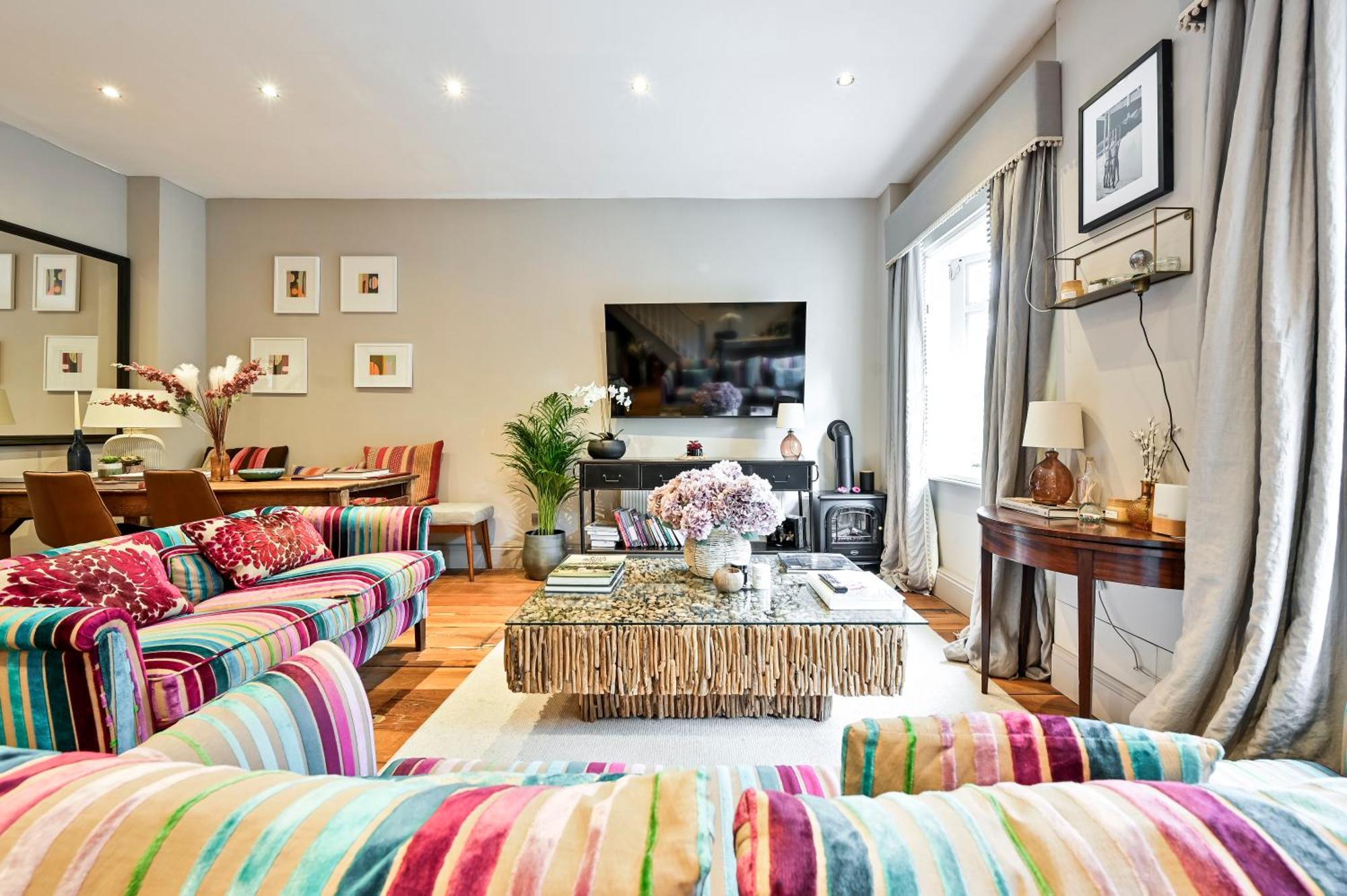 Magnificent 2 Bed Hyde Park Mews House Apartment ลอนดอน ภายนอก รูปภาพ