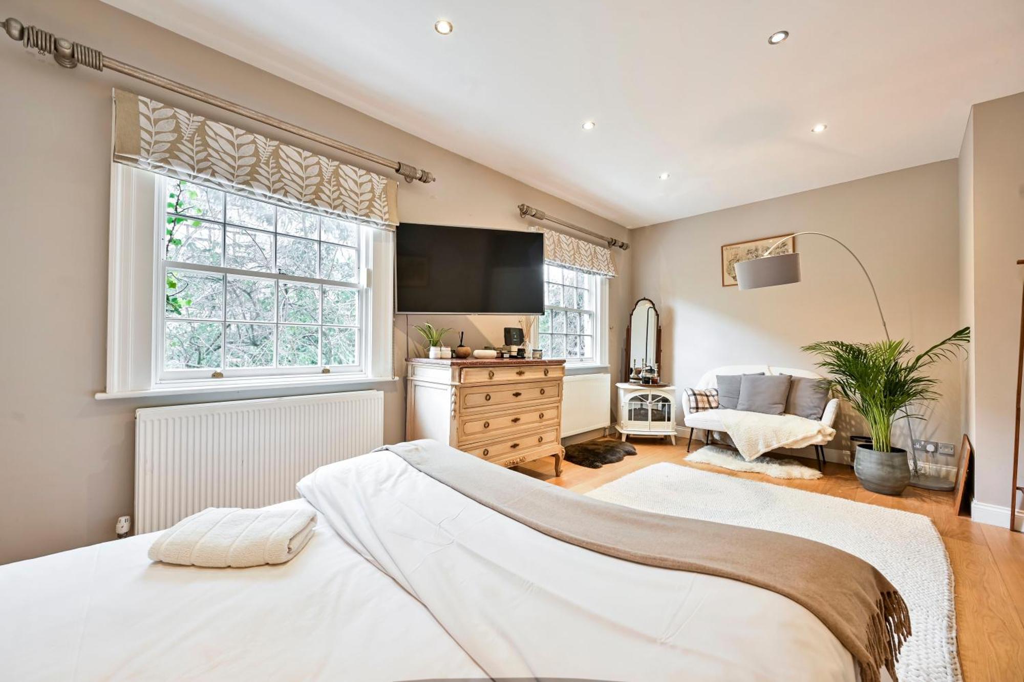 Magnificent 2 Bed Hyde Park Mews House Apartment ลอนดอน ภายนอก รูปภาพ