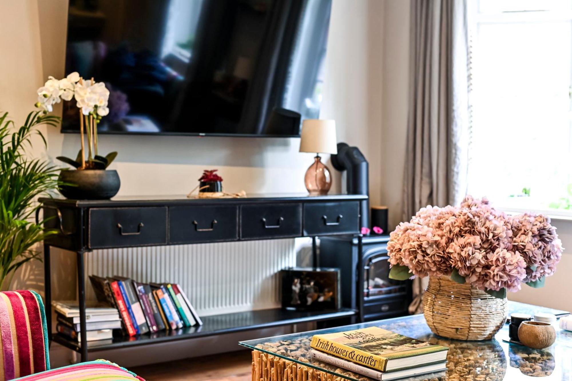Magnificent 2 Bed Hyde Park Mews House Apartment ลอนดอน ภายนอก รูปภาพ