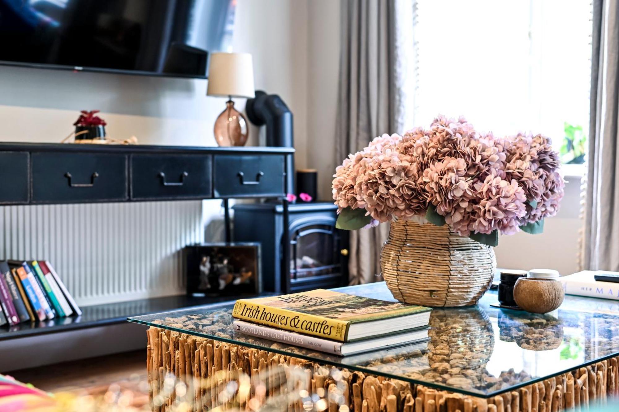 Magnificent 2 Bed Hyde Park Mews House Apartment ลอนดอน ภายนอก รูปภาพ