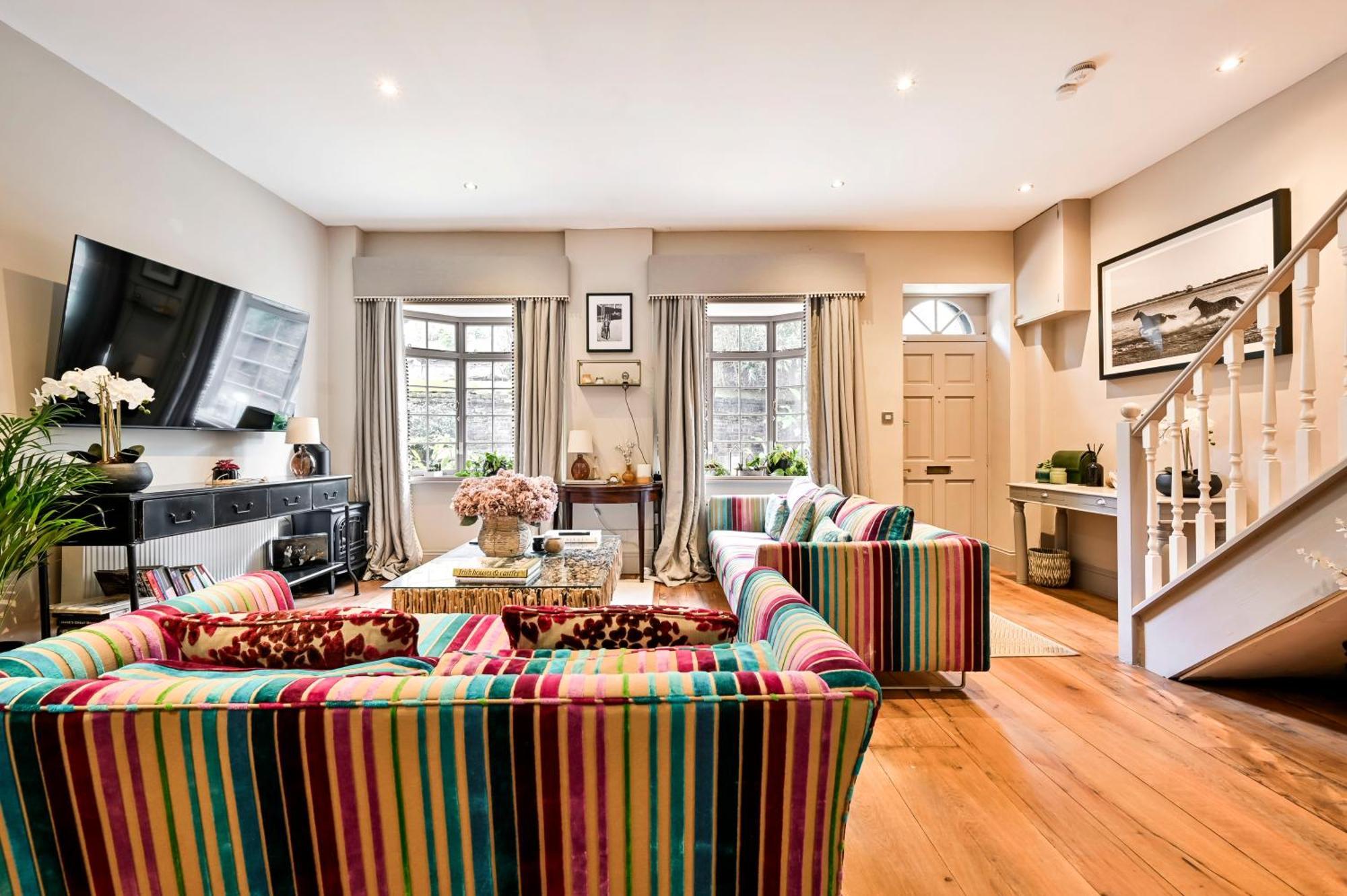 Magnificent 2 Bed Hyde Park Mews House Apartment ลอนดอน ภายนอก รูปภาพ