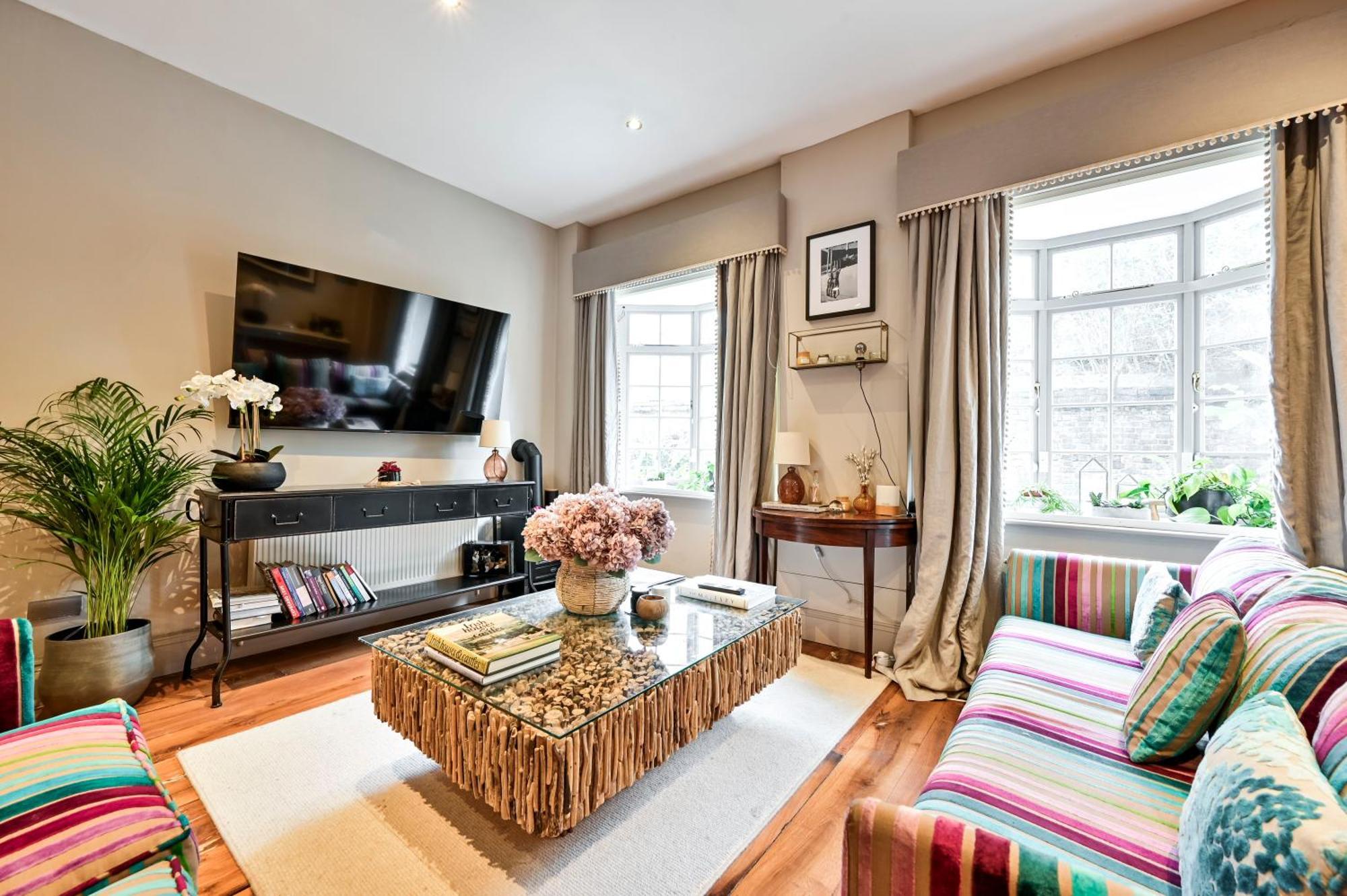 Magnificent 2 Bed Hyde Park Mews House Apartment ลอนดอน ภายนอก รูปภาพ